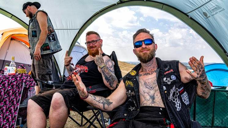 Autakt Dong Open Air 2026 ** NUR FÜR REDAKTIONELLE ZWECKE ** EDITORIAL USE ONLY **<p>Metallfans befinden sich am 16.7.2026 auf der Halde, Norddeutschland in Neukirchen-Vluyn. Es wird das diesjährige Musikfestival veranstaltet. Foto : Arnulf Stoffel Funke Foto Services < p> Buntes Deutschland NRW Neukirchen-Vluyn Copyright: ArnulfxStoffel *** Autakt Dong Open Air 2026 ** FOR EDITORIAL PURPOSES ONLY ** EDITORIAL USE ONLY ** p Metal fans will be at the slag heap on July 16, 2026, Neukirchen-Vluyn, Northern Germany. This year’s music festival is being held there. Photo: Arnulf Stoffel, Funke Foto Services p Colorful Germany, North Rhine-Westphalia, Neukirchen-Vluyn. Copyright ArnulfxStoffel Copyright: ArnulfxStoffel doc86qry87481gn95pmiaj ,EDITORIAL USE ONLY
