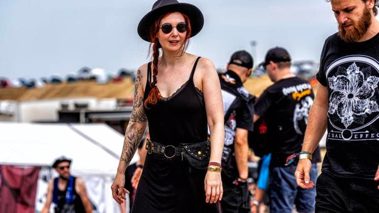 Autakt Dong Open Air 2026 ** NUR FÜR REDAKTIONELLE ZWECKE ** EDITORIAL USE ONLY **<p>Metallfans befinden sich am 16.7.2026 auf der Halde, Norddeutschland in Neukirchen-Vluyn. Es wird das diesjährige Musikfestival veranstaltet. Foto : Arnulf Stoffel Funke Foto Services < p> Buntes Deutschland NRW Neukirchen-Vluyn Copyright: ArnulfxStoffel *** Autakt Dong Open Air 2026 ** FOR EDITORIAL PURPOSES ONLY ** EDITORIAL USE ONLY ** p Metal fans will be at the slag heap on July 16, 2026, Neukirchen-Vluyn, Northern Germany. This year’s music festival is being held there. Photo: Arnulf Stoffel, Funke Foto Services p Colorful Germany, North Rhine-Westphalia, Neukirchen-Vluyn. Copyright ArnulfxStoffel Copyright: ArnulfxStoffel doc86qryl75fvao4kb2idf ,EDITORIAL USE ONLY