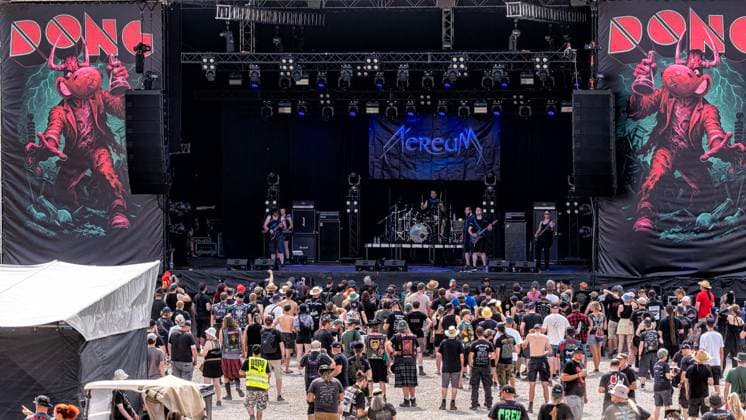 Autakt Dong Open Air 2026 ** NUR FÜR REDAKTIONELLE ZWECKE ** EDITORIAL USE ONLY **<p>Metallfans befinden sich am 16.7.2026 auf der Halde, Norddeutschland in Neukirchen-Vluyn. Es wird das diesjährige Musikfestival veranstaltet und als erstes tritt die Band Aereum auf. Foto : Arnulf Stoffel Funke Foto Services < p> Buntes Deutschland NRW Neukirchen-Vluyn Copyright: ArnulfxStoffel *** Autakt Dong Open Air 2026 ** FOR EDITORIAL PURPOSES ONLY ** EDITORIAL USE ONLY ** p Metal fans will be at the slag heap on July 16, 2026, Neukirchen-Vluyn, Northern Germany. This year’s music festival is taking place there, and the band Aereum is the first to perform. Photo: Arnulf Stoffel, Funke Foto Services p Colorful Germany, North Rhine-Westphalia, Neuki Copyright: ArnulfxStoffel doc86qrylpplo9sxdcg21hz ,EDITORIAL USE ONLY