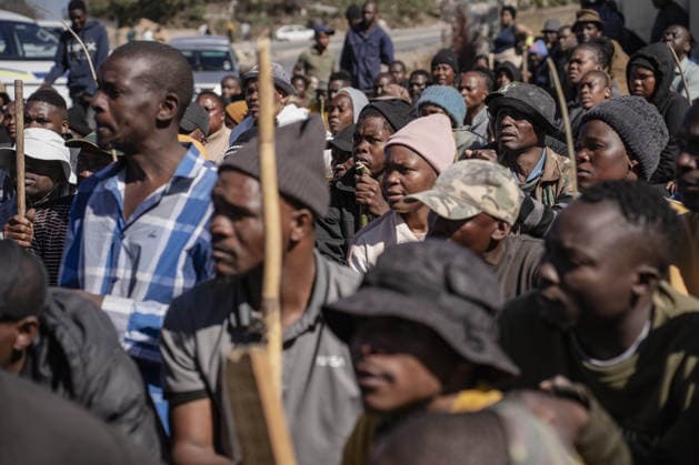 Anti-migrant group holds protest in Johannesburg JOHANNESBURG, SOUTH AFRICA - JULY 16: An anti-migrant group of dozens of people hold a protest in the Alexandra township of Johannesburg, South Africa on July 16, 2026. While some of the demonstrators carried sticks, security forces take precautions along the march route. Ihsaan Haffejee Anadolu Johannesburg South Africa. Editorial use only. Please get in touch for any other usage.  Copyright: x2026xAnadoluxIhsaanxHaffejeex
