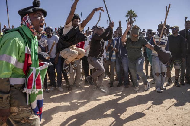 Anti-migrant group holds protest in Johannesburg JOHANNESBURG, SOUTH AFRICA - JULY 16: An anti-migrant group of dozens of people hold a protest in the Alexandra township of Johannesburg, South Africa on July 16, 2026. While some of the demonstrators carried sticks, security forces take precautions along the march route. Ihsaan Haffejee Anadolu Johannesburg South Africa. Editorial use only. Please get in touch for any other usage.  Copyright: x2026xAnadoluxIhsaanxHaffejeex