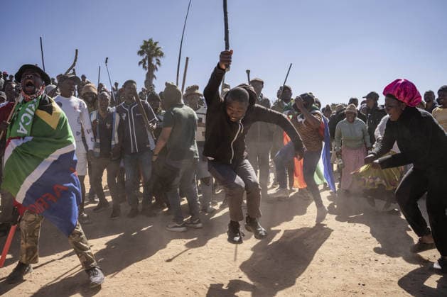 Anti-migrant group holds protest in Johannesburg JOHANNESBURG, SOUTH AFRICA - JULY 16: An anti-migrant group of dozens of people hold a protest in the Alexandra township of Johannesburg, South Africa on July 16, 2026. While some of the demonstrators carried sticks, security forces take precautions along the march route. Ihsaan Haffejee Anadolu Johannesburg South Africa. Editorial use only. Please get in touch for any other usage.  Copyright: x2026xAnadoluxIhsaanxHaffejeex