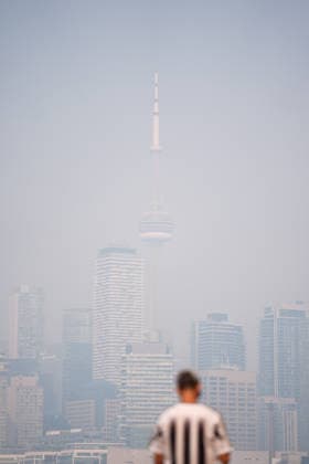 Forest Fires Smoke Blankets Toronto TORONTO, CANADA - JULY 16 : The hazy Toronto skyline is seen as smoke from wildfires continue to impact air quality in Toronto, Ontario on July 16, 2026. Smoke from wildfires in northwestern Ontario has moved into parts of the province, causing very poor air quality and reduced visibility, prompting Environment Canada to issue a high-level air quality alert Wednesday. Mert Alper Dervis Anadolu Ontario Canada. Editorial use only. Please get in touch for any other usage.  Copyright: x2026xAnadoluxMertxAlperxDervisx