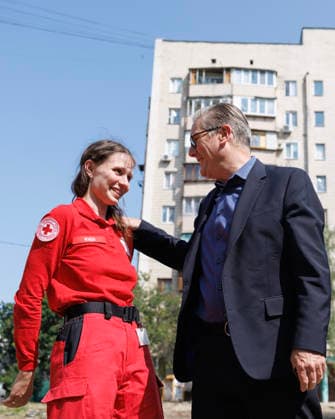 Prime Minister Keir Starmer visits Ukraine 16 07 2026. Ukraine. Prime Minister Keir Starmer meets emergency workers and residents in the Podilskyi area of Kyiv which was hit by Russian missile strikes in which 8 people were killed.in Kyiv., Credit:Simon Dawson No 10 Downing Street B66 Avalon Ukraine, Kyiv  Copyright: xSimonxDawsonx xNox10xDowningxStreetx xB66x xAvalonx 1116894153