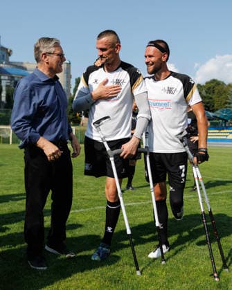 Prime Minister Keir Starmer visits Ukraine 16 07 2026. Ukraine. Prime Minister Keir Starmer meets meets members of a military war veteran s amputee football team in Kyiv., Credit:Simon Dawson No 10 Downing Street B66 Avalon Ukraine, Kyiv  Copyright: xSimonxDawsonx xNox10xDowningxStreetx xB66x xAvalonx 1116894215