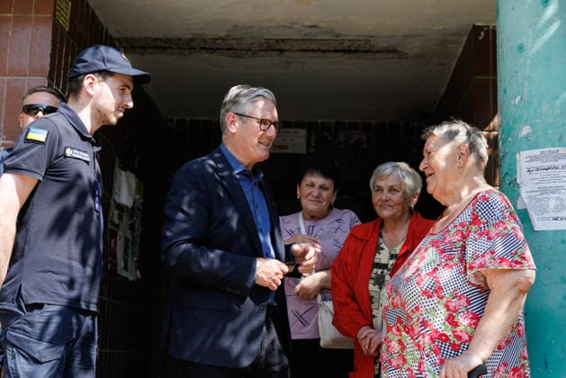 Prime Minister Keir Starmer visits Ukraine 16 07 2026. Ukraine. Prime Minister Keir Starmer meets emergency workers and residents in the Podilskyi area of Kyiv which was hit by Russian missile strikes in which 8 people were killed.in Kyiv., Credit:Simon Dawson No 10 Downing Street B66 Avalon Ukraine, Kyiv  Copyright: xSimonxDawsonx xNox10xDowningxStreetx xB66x xAvalonx 1116894224