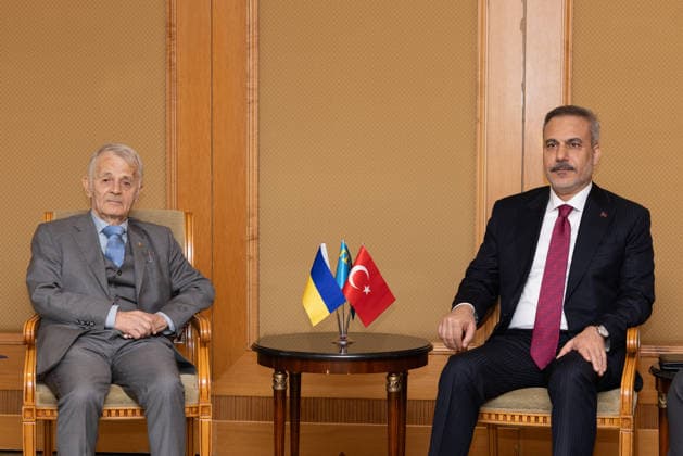 Turkish FM Hakan Fidan meets Crimean Tatar leaders in Kyiv KYIV, UKRAINE - JULY 16: Turkish Foreign Minister Hakan Fidan (R) meets with Crimean Tatar National Leader and Ukrainian lawmaker Mustafa Dzhemilev (L) and Chairman of the Crimean Tatar Mejlis Refat Chubarov in Kyiv during his visit to Ukraine, on July 16, 2026. Mustafa Hatipoglu Anadolu Kyiv World. Editorial use only. Please get in touch for any other usage.  Copyright: x2026xAnadoluxMustafaxHatipoglux