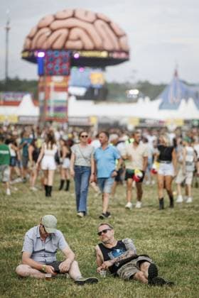 LICHTENVOORDE - Crowd on the first day of the Zwarte Cross festival. The four-day music, theater, and motocross event is taking place in the Achterhoek for the 28th time. ANP EMIEL MUIJDERMAN netherlands out - belgium out  Copyright: xx x563667784x originalFilename: 563667784.jpg