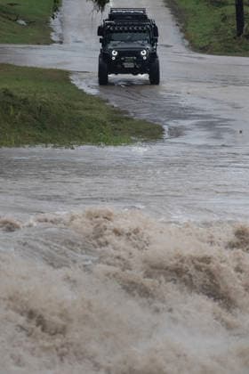 July 16, 2026: Onlookers watch as the Guadalupe River rises from heavy rains in the Texas Hill Country. Center Point, Texas. CSM. Center Point United States of America - ZUMAc04_ 1080158507st Copyright: xMarioxCantux