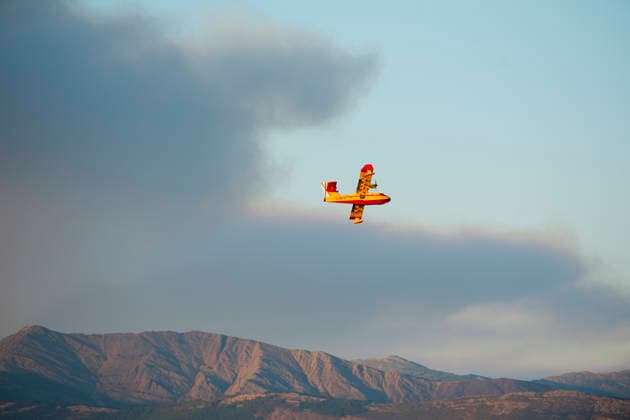 Level 2 of the INFOMA plan has been activated due to a wildfire in Lozoyuela, prompting preventive evacuations. A water bomber is working to extinguish the fire in Lozoyuela on July 16, 2026, in Lozoyuela, Madrid, Spain. The Madrid 112 Safety and Emergency Agency (ASEM112) has activated Operational Level 2 of the Community of Madrid’s Civil Protection Plan Against Forest Fires (INFOMA) in response to a fire reported in the municipality of Lozoyuela. The fire broke out around 4:00 p.m.0 in an area of vegetation where, at this time, 10 ground crews and six aerial resources from the Community of Madrid Fire Department are working in collaboration with Forest Rangers. JULY 16, 2026 Lozoyuela, Madrid Lozoyuela, Madrid, Spain  Copyright: xMateoxLanzuelax 7668883