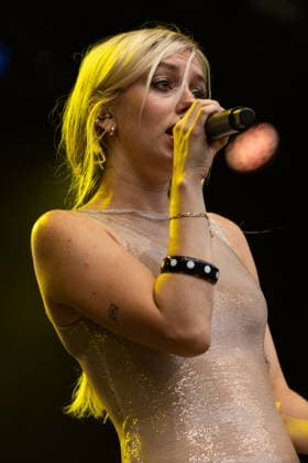 16.07.2026, Bellinzona, Parco Urbano, Nevermind Music Fest 2026: Eileen Alister, Eileen Alister (lead vocals) Bellinzona Parco Urbano Ticino Switzerland *** July 16, 2026, Bellinzona, Parco Urbano, Nevermind Music Fest 2026 Eileen Alister, Eileen Alister on lead vocals, Bellinzona, Parco Urbano, Ticino, Switzerland Copyright: xJustPictures.ch FrancescoxMinghettix jp-en-FrMi-_NG_0101
