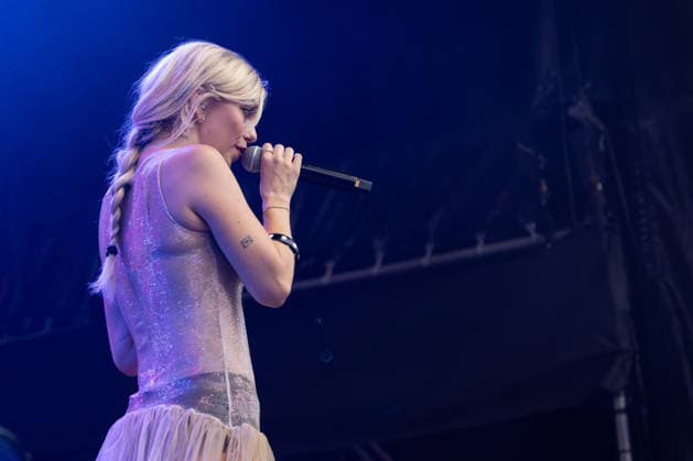 16.07.2026, Bellinzona, Parco Urbano, Nevermind Music Fest 2026: Eileen Alister, Eileen Alister (lead vocals) Bellinzona Parco Urbano Ticino Switzerland *** July 16, 2026, Bellinzona, Parco Urbano, Nevermind Music Fest 2026 Eileen Alister, Eileen Alister on lead vocals, Bellinzona, Parco Urbano, Ticino, Switzerland Copyright: xJustPictures.ch FrancescoxMinghettix jp-en-FrMi-_NG_0582