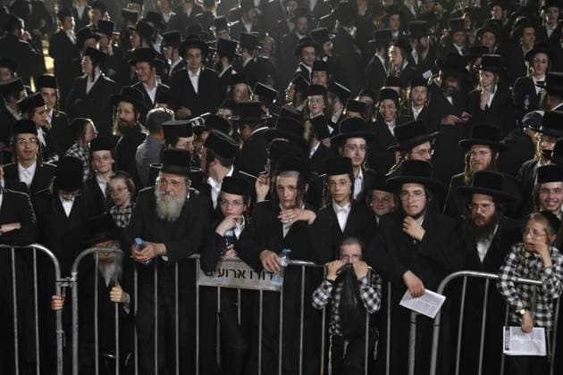 News Themen der Woche KW29 Ultra-Orthodox Jews protest compulsory military service outside Israeli prison KFAR YONA, ISRAEL - JULY 16: Demonstrators gather to protest outside the Beit Lid military prison demanding the release of an Ultra-Orthodox (Haredi) youth detained for refusing compulsory military service in Kfar Yona, Israel, on July 16, 2026. Gideon Markowicz Anadolu Kfar Yona Israel. Editorial use only. Please get in touch for any other usage.  Copyright: x2026xAnadoluxGideonxMarkowiczx