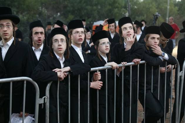 Ultra-Orthodox Jews protest compulsory military service outside Israeli prison KFAR YONA, ISRAEL - JULY 16: Demonstrators gather to protest outside the Beit Lid military prison demanding the release of an Ultra-Orthodox (Haredi) youth detained for refusing compulsory military service in Kfar Yona, Israel, on July 16, 2026. Gideon Markowicz Anadolu Kfar Yona Israel. Editorial use only. Please get in touch for any other usage.  Copyright: x2026xAnadoluxGideonxMarkowiczx