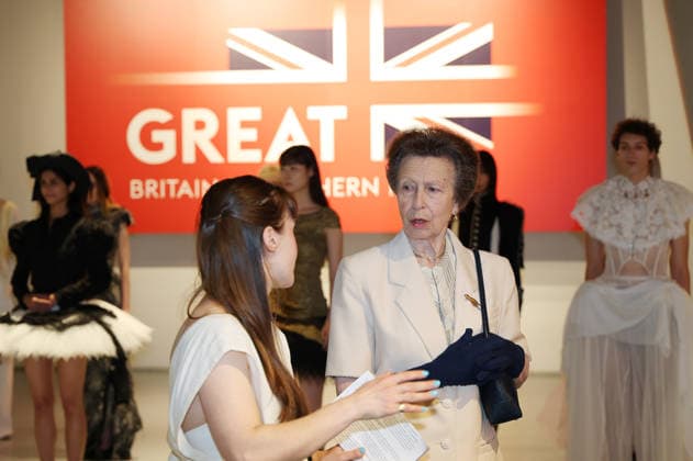 Britain s Princess Anne in Seoul Britain s Princess Anne in Seoul Princess Anne (R), the younger sister of Britain s King Charles III, tours a South Korea-Britain fashion exhibition at the Dongdaemun Design Plaza in Seoul on July 15, 2026. (Yonhap) 2026-07-15 12:22:02 < 1980-2026 YONHAPNEWS AGENCY. .> ¼­¿ïÆ¯º°½Ã EDITORIAL USE ONLY  Copyright: xx PYH2026071510720031500 YonhapxNewsx yonphotos254523