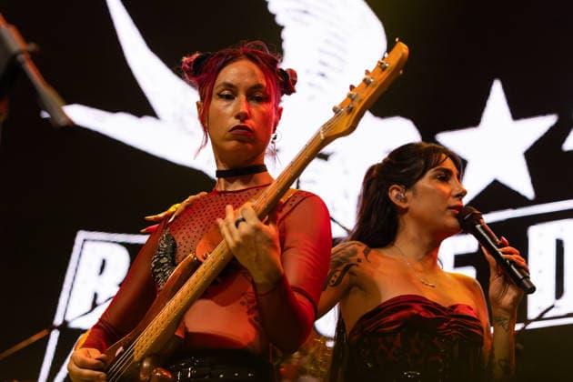 16.07.2026, Bellinzona, Parco Urbano, Nevermind Music Fest 2026: Bambole di Pezza, Caterina Alessandra Kaj Dolci (bass, keyboards, backing vocals) and Martina Cleo Ungarelli (lead vocals) Bellinzona Parco Urbano Ticino Switzerland *** July 16, 2026, Bellinzona, Parco Urbano, Nevermind Music Fest 2026 Bambole di Pezza, Caterina Alessandra Kaj Dolci on bass, keyboards, and backing vocals, and Martina Cleo Ungarelli on lead vocals Bellinzona Parco Urbano Ticino Switzerland Copyright: xJustPictures.ch FrancescoxMinghettix jp-en-FrMi-_NG_0753