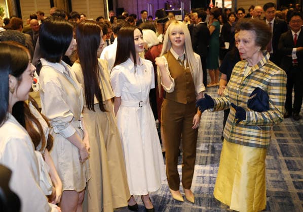Britain s Princess Anne in Seoul Britain s Princess Anne in Seoul Princess Anne (R), the younger sister of Britain s King Charles III, meets with members of South Korean girl group NMIXX during a reception in Seoul hosted by the British Embassy in the South Korean capital on July 14, 2026. The group serves as the promotional ambassadors for the embassy s Girls Empowerment campaign. (Yonhap) 2026-07-14 21:39:28 < 1980-2026 YONHAPNEWS AGENCY. .> ¼­¿ïÆ¯º°½Ã EDITORIAL USE ONLY  Copyright: xx PYH2026071420350031500 YonhapxNewsx yonphotos254491