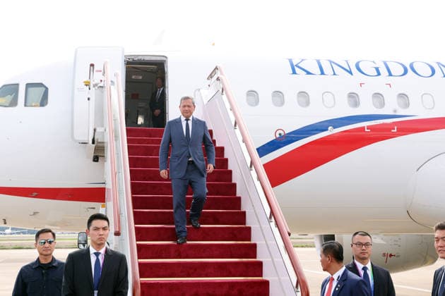 SHANGHAI, CHINA - JULY 16: Cambodian Prime Minister Hun Manet, who is in China to attend the 2026 World AI Conference and High-Level Meeting on Global AI Governance, arrives at the airport on July 16, 2026 in Shanghai, China.  Copyright: xChinaxNewsxServicex 111654799407
