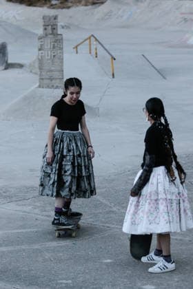 Cholita skater event in Bolivia LA PAZ, BOLIVIA - JULY 16: Children wearing the traditional dress of the La Paz cholita skate during the cholita skaters competition in La Paz, Bolivia, on July 16, 2026 Jorge Mateo Romay Salinas Anadolu La paz Bolivia. Editorial use only. Please get in touch for any other usage.  Copyright: x2026xAnadoluxJorgexMateoxRomayxSalinasx