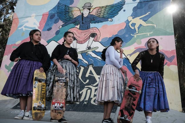 Cholita skater event in Bolivia LA PAZ, BOLIVIA - JULY 16: Children wearing the traditional dress of the La Paz cholita skate during the cholita skaters competition in La Paz, Bolivia, on July 16, 2026 Jorge Mateo Romay Salinas Anadolu La paz Bolivia. Editorial use only. Please get in touch for any other usage.  Copyright: x2026xAnadoluxJorgexMateoxRomayxSalinasx