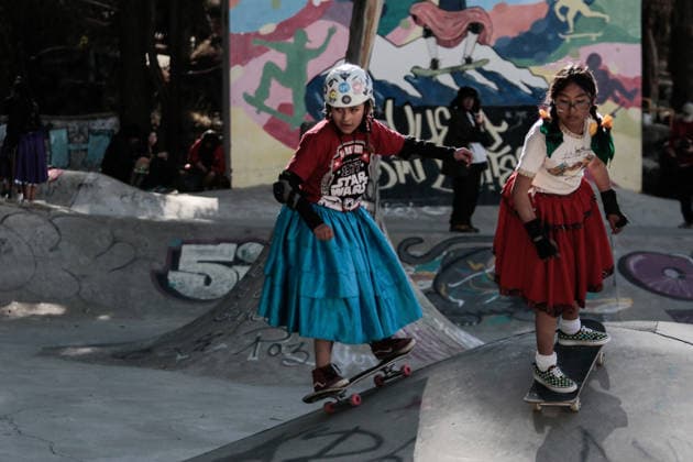 Cholita skater event in Bolivia LA PAZ, BOLIVIA - JULY 16: Children wearing the traditional dress of the La Paz cholita skate during the cholita skaters competition in La Paz, Bolivia, on July 16, 2026 Jorge Mateo Romay Salinas Anadolu La paz Bolivia. Editorial use only. Please get in touch for any other usage.  Copyright: x2026xAnadoluxJorgexMateoxRomayxSalinasx
