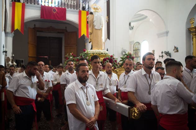 Virgin del carmen procession in Malaga - 16 Jul 2026 Penitents of Virgen del Carmen brotherhood are seen before taking part in a procession. The annual Virgen del Carmen festivity in Málaga City, held on 16 July, celebrates the patron saint of sailors and fishermen. The statue of the Virgin is carried by a group of believers in traditional costume along the streets before being placed on a boat from a beach, which later sails down the Málaga coast. Malaga Spain Copyright: xJesusxMeridax xSOPAxImagesx 17072026_JMERIDA1-4
