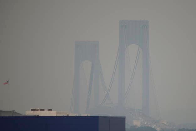 NYC Air Quality Takes A Hit View of Manhattan in New York City, United States, on July 16, 2026: Air quality in New York City reached one of its worst levels in three years, as smoke from wildfires in Canada peaked in the Tri-State Area. The Air Quality Index (AQI) reached levels classified as very unhealthy throughout the city or in some parts of it around 6:00 p.m., with AQI readings exceeding 230. NEW YORK United States  Copyright: xDeccioxSerranox originalFilename: serrano-notitle260716_npyON.jpg