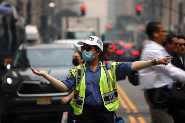 NYC Air Quality Takes A Hit View of Manhattan in New York City, United States, on July 16, 2026: Air quality in New York City reached one of its worst levels in three years, as smoke from wildfires in Canada peaked in the Tri-State Area. The Air Quality Index (AQI) reached levels classified as very unhealthy throughout the city or in some parts of it around 6:00 p.m., with AQI readings exceeding 230. NEW YORK United States  Copyright: xDeccioxSerranox originalFilename: serrano-notitle260716_npBrS.jpg