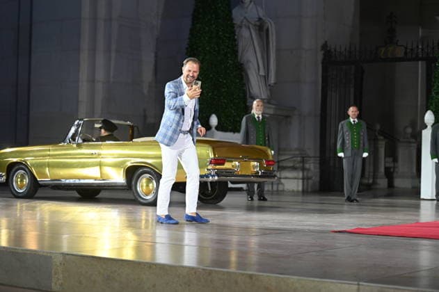 RECORD DATE NOT STATED Philipp Hochmair, Jedermann, Fotoprobe, Salzburger Festspiele, Domplatz, Salzburg, 2026, Manfred Siebinger *** Philipp Hochmair, *Jedermann*, photo rehearsal, Salzburg Festival, Domplatz, Salzburg, 2026, Manfred Siebinger