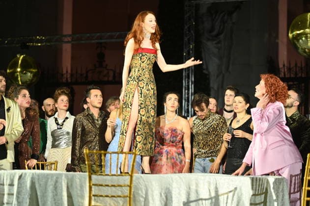 RECORD DATE NOT STATED Roxane Duran, Buhlschaft, Jedermann, Fotoprobe, Salzburger Festspiele, Domplatz, Salzburg, 2026, Manfred Siebinger *** Roxane Duran, Buhlschaft, *Jedermann*, photo rehearsal, Salzburg Festival, Domplatz, Salzburg, 2026, Manfred Siebinger