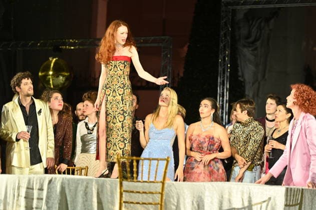 RECORD DATE NOT STATED Roxane Duran, Buhlschaft, Jedermann, Fotoprobe, Salzburger Festspiele, Domplatz, Salzburg, 2026, Manfred Siebinger *** Roxane Duran, Buhlschaft, *Jedermann*, photo rehearsal, Salzburg Festival, Domplatz, Salzburg, 2026, Manfred Siebinger