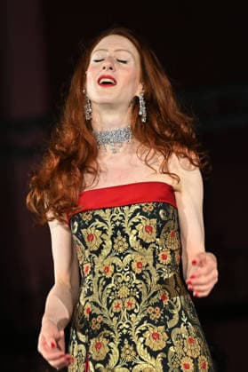 RECORD DATE NOT STATED Roxane Duran, Buhlschaft, Jedermann, Fotoprobe, Salzburger Festspiele, Domplatz, Salzburg, 2026, Manfred Siebinger *** Roxane Duran, Buhlschaft, *Jedermann*, photo rehearsal, Salzburg Festival, Domplatz, Salzburg, 2026, Manfred Siebinger