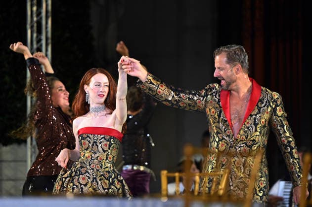 RECORD DATE NOT STATED Roxane Duran, Buhlschaft, Philipp Hochmair, Jedermann, Fotoprobe, Salzburger Festspiele, Domplatz, Salzburg, 2026, Manfred Siebinger *** Roxane Duran as Buhlschaft, Philipp Hochmair as Jedermann, photo rehearsal, Salzburg Festival, Domplatz, Salzburg, 2026, Manfred Siebinger
