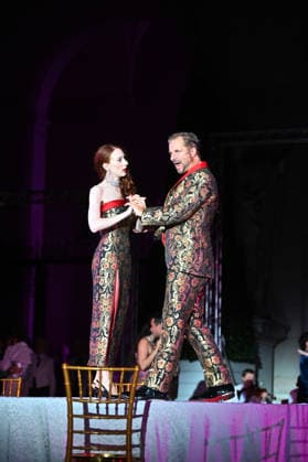RECORD DATE NOT STATED Roxane Duran, Buhlschaft, Philipp Hochmair, Jedermann, Fotoprobe, Salzburger Festspiele, Domplatz, Salzburg, 2026, Manfred Siebinger *** Roxane Duran as Buhlschaft, Philipp Hochmair as Jedermann, photo rehearsal, Salzburg Festival, Domplatz, Salzburg, 2026, Manfred Siebinger