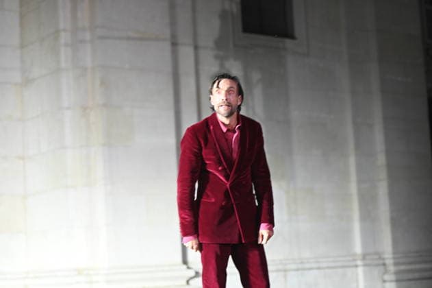 RECORD DATE NOT STATED Christoph Luser, Guter Gesell Teufel, Jedermann, Fotoprobe, Salzburger Festspiele, Domplatz, Salzburg, 2026, Manfred Siebinger *** Christoph Luser, The Good Devil, *Jedermann*, photo rehearsal, Salzburg Festival, Domplatz, Salzburg, 2026, Manfred Siebinger