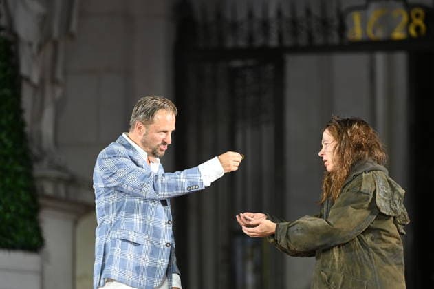 RECORD DATE NOT STATED Meike Droste, Armer Nachbar Werke, Philipp Hochmair, Jedermann, Fotoprobe, Salzburger Festspiele, Domplatz, Salzburg, 2026, Manfred Siebinger *** Meike Droste, *Armer Nachbar Werke*, Philipp Hochmair, *Jedermann*, photo rehearsal, Salzburg Festival, Domplatz, Salzburg, 2026, Manfred Siebinger