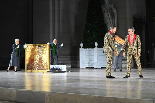 RECORD DATE NOT STATED Philipp Hochmair,Jedermann, Kristof van Boven, Mammon, Jedermann, Fotoprobe, Salzburger Festspiele, Domplatz, Salzburg, 2026, Manfred Siebinger *** Philipp Hochmair, *Jedermann*, Kristof van Boven, *Mammon*, *Jedermann*, photo rehearsal, Salzburg Festival, Domplatz, Salzburg, 2026, Manfred Siebinger