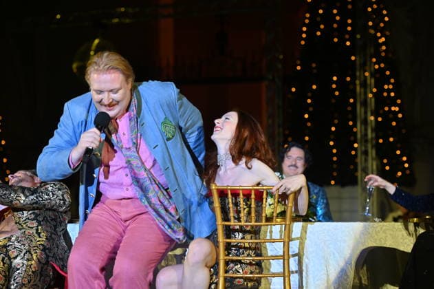 RECORD DATE NOT STATED Lukas Vogelsang, Dicker Vetter, Roxane Duran, Buhlschaft, Jedermann, Fotoprobe, Salzburger Festspiele, Domplatz, Salzburg, 2026, Manfred Siebinger *** Lukas Vogelsang, Dicker Vetter, Roxane Duran, *Buhlschaft*, *Jedermann*, photo rehearsal, Salzburg Festival, Domplatz, Salzburg, 2026, Manfred Siebinger