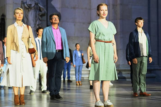 RECORD DATE NOT STATED Juliette Larat, Glaube, (Mitte,), Jedermann, Fotoprobe, Salzburger Festspiele, Domplatz, Salzburg, 2026, Manfred Siebinger *** Juliette Larat, Faith, Center, , Everyone, Photo Rehearsal, Salzburg Festival, Domplatz, Salzburg, 2026, Manfred Siebinger