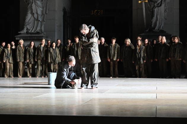 RECORD DATE NOT STATED Juliette Larat, Glaube, Philipp Hochmair,Jedermann, Fotoprobe, Salzburger Festspiele, Domplatz, Salzburg, 2026, Manfred Siebinger *** Juliette Larat, Faith, Philipp Hochmair, *Jedermann*, photo rehearsal, Salzburg Festival, Domplatz, Salzburg, 2026, Manfred Siebinger