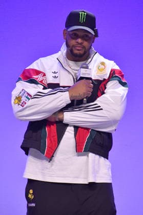 NEW YORK, NY - JULY 16: Dion Dawkins at Disney Fan Draft at Center Stage during day 1 of Fanatics Fest NYC on July 16, 2026 at Javits Center in New York City. Credit: AdMedia New York City USA - ZUMAa123 20260716_zaa_a123_221 Copyright: xJohnxFyckex