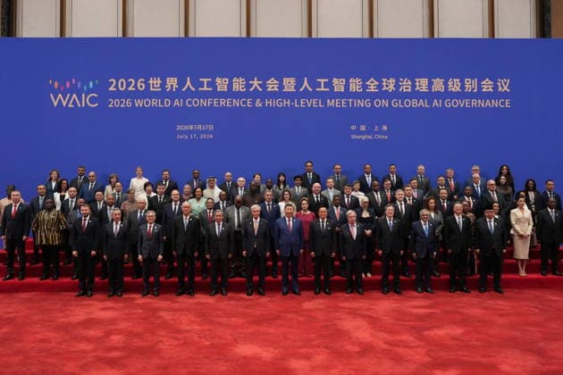CHINA, SHANGHAI - JULY 17, 2026: China s President General Secretary of the CPP, Xi Jinping, (C front) and international leaders pose for a group photograph at the opening ceremony of the 2026 World Artificial Intelligence Conference (WAIC) and High Level Meeting on Global AI Governance. Andrei Popov TASS  95130604