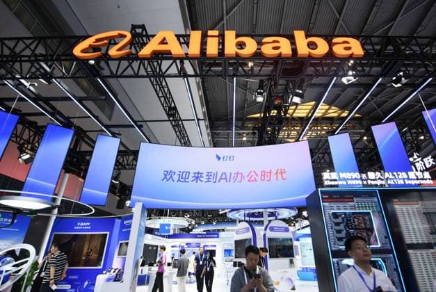 2026 WAIC Held in Shanghai SHANGHAI, CHINA - JULY 17, 2026 - The audience visited the Alibaba booth at the 2026 World Artificial Intelligence Conference in Shanghai, China on July 17, 2026. Shanghai Shanghai China  Copyright: xCFOTOx i1784302542989