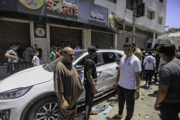 RECORD DATE NOT STATED Targeting of a civilian vehicle in Gaza City during the military conflict between Israel and Hamas. (INT) Targeting of a civilian vehicle in Gaza City during the military conflict between Israel and Hamas. July 17, 2026, Gaza, Palestine: A Palestinian was injured after an Israeli drone strike targeted an area in Gaza City. According to medical sources, the injured person was transported to Al-Shifa Medical Complex for treatment, while emergency teams responded to the scene. Credit: Hashem Zimmo TheNews2(Foto: Hashem Zimmo Thenews2 imago images) Targeting of a civilian vehicle in Gaza City during the military conflict between Israel and Hamas.  Copyright: xHashemxZimmox