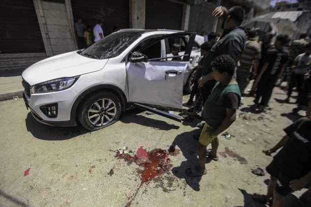RECORD DATE NOT STATED Targeting of a civilian vehicle in Gaza City during the military conflict between Israel and Hamas. (INT) Targeting of a civilian vehicle in Gaza City during the military conflict between Israel and Hamas. July 17, 2026, Gaza, Palestine: A Palestinian was injured after an Israeli drone strike targeted an area in Gaza City. According to medical sources, the injured person was transported to Al-Shifa Medical Complex for treatment, while emergency teams responded to the scene. Credit: Hashem Zimmo TheNews2(Foto: Hashem Zimmo Thenews2 imago images) Targeting of a civilian vehicle in Gaza City during the military conflict between Israel and Hamas.  Copyright: xHashemxZimmox