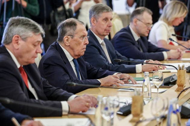 RUSSIA, MOSCOW - JULY 17, 2026: Russia s Minister of Foreign Affairs Sergei Lavrov (2nd L) during talks with Azerbaijan s Minister of Foreign Affairs Bayramov (not pictured) Moscow Russia  - ZUMAt113 20260717_zaa_t113_179 Copyright: xSergeixBulkinx