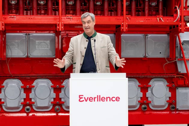 Augsburg, Bavaria, Germany - July 17, 2026: Company visit to Everllence SE at its Augsburg facility. Everllence (formerly MAN Energy Solutions) develops, among other things, large engines, large heat pumps, and technologies for hydrogen and ammonia applications. Dr. Markus Söder (Minister-President of Bavaria, CSU) delivers a speech *** Unternehmensbesuch bei Everllence SE am Unternehmensstandort in Augsburg. Everllence (ehemals MAN Energy Solutions) entwickelt unter anderem Großmotoren, Großwärmepumpen sowie Technologien für Wasserstoff- und Ammoniakanwendungen. Dr. Markus Söder (Ministerpräsident Bayern, CSU) hält eine Rede