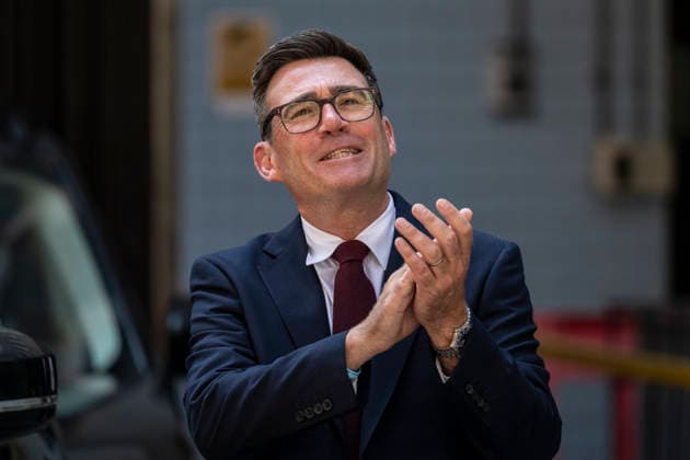 News Themen der Woche KW29 July 17, 2026, London, London, UK: LONDON, UK. Andy Burnham, MP for Makerfield, departs Congress House, headquarters of the Trades Union Congress (TUC), after attending a special conference where he was confirmed as Leader of the Labour Party. Mr Burnham will replace Sir Keir Starmer as Prime Minister on 20 July. London UK  - ZUMAl94_ 20260717_zaf_l94_045 Copyright: xStephenxChungx