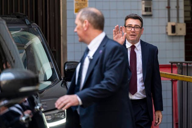 July 17, 2026, London, London, UK: LONDON, UK. Andy Burnham, MP for Makerfield, departs Congress House, headquarters of the Trades Union Congress (TUC), after attending a special conference where he was confirmed as Leader of the Labour Party. Mr Burnham will replace Sir Keir Starmer as Prime Minister on 20 July. London UK  - ZUMAl94_ 20260717_zaf_l94_056 Copyright: xStephenxChungx