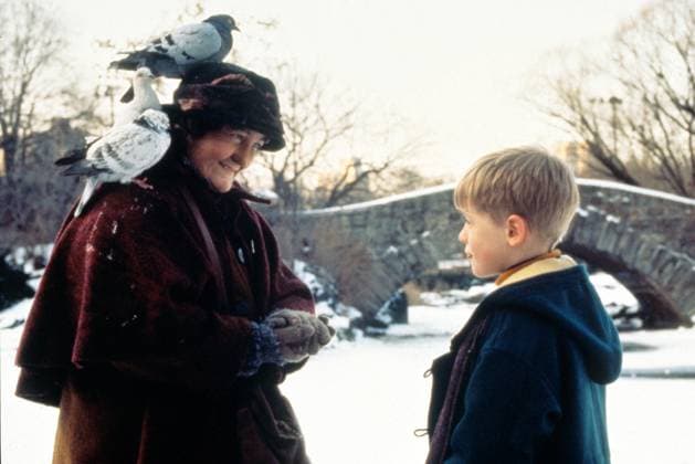 HOME ALONE 2: LOST IN NEW YORK (1992) BRENDA FRICKER, MACAULAY CULKIN HM2 048 H BRENDA FRICKER, MACAULAY CULKIN When: 01 Jan 1992 Credit: Cover Images **Editorial Use Only** EDITORIAL USE ONLY. NOT FOR USE BY NEWSPAPERS BASED IN THE UK. Copyright: xx coverimg29734198